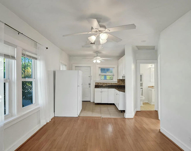 420 3rd Avenue S - Photo Thumbnail 6