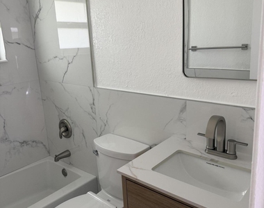 4281 Nw 120th Lane - Photo Thumbnail 8
