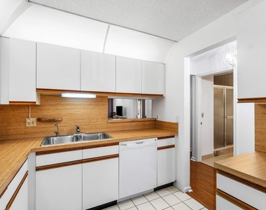 10137 Mangrove Drive - Photo Thumbnail 10
