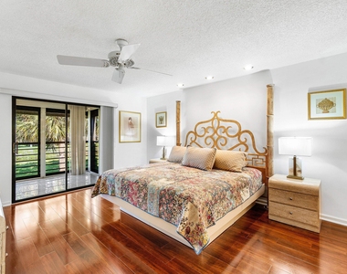 10137 Mangrove Drive - Photo Thumbnail 13