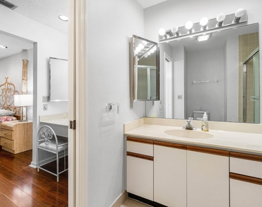 10137 Mangrove Drive - Photo Thumbnail 19