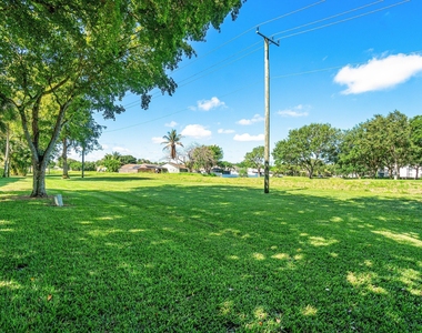 10137 Mangrove Drive - Photo Thumbnail 37