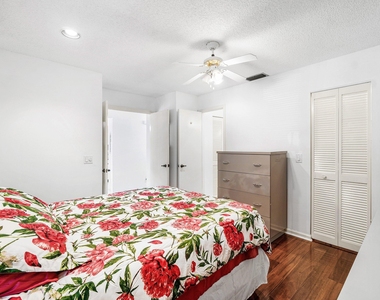 10137 Mangrove Drive - Photo Thumbnail 21