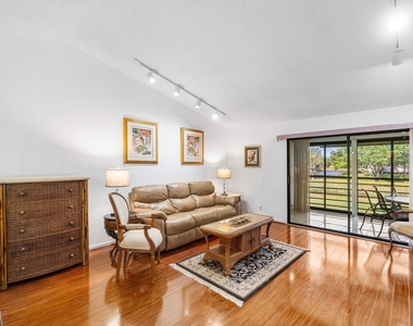 10137 Mangrove Drive - Photo Thumbnail 5