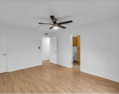 9355 Sw 8th Street - Photo Thumbnail 16
