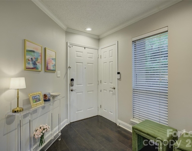 2506 Cranbrook Lane - Photo Thumbnail 3