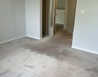 1200 Crestwood Court S - Photo Thumbnail 16