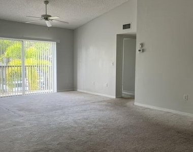 1200 Crestwood Court S - Photo Thumbnail 5
