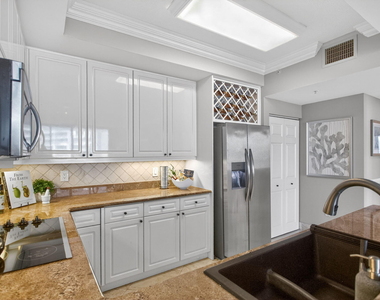100 S Birch Road - Photo Thumbnail 14