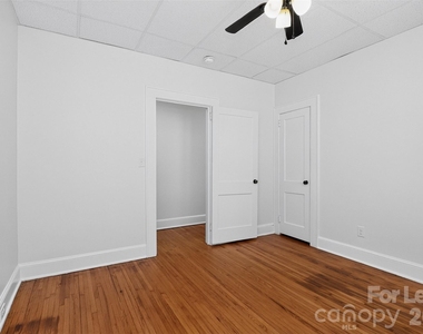 912 S York Street - Photo Thumbnail 11