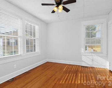 912 S York Street - Photo Thumbnail 10