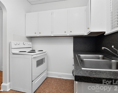912 S York Street - Photo Thumbnail 6