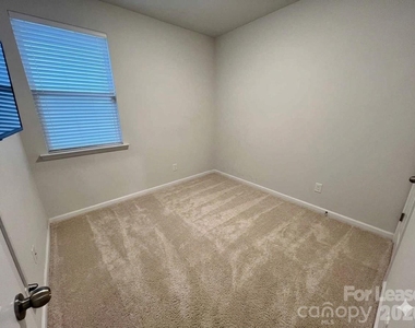 8010 Foxcroft Drive - Photo Thumbnail 18