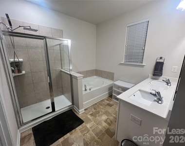 8010 Foxcroft Drive - Photo Thumbnail 11