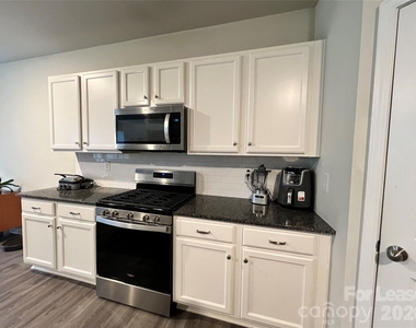 8010 Foxcroft Drive - Photo Thumbnail 7