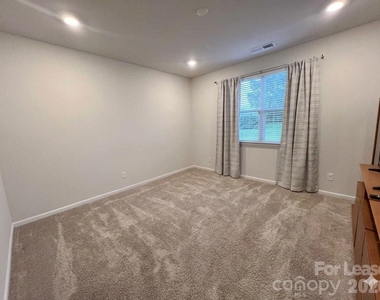 8010 Foxcroft Drive - Photo Thumbnail 9