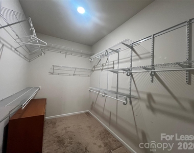 8010 Foxcroft Drive - Photo Thumbnail 17