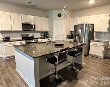 8010 Foxcroft Drive - Photo Thumbnail 5