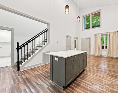 1198 Chronicle Avenue - Photo Thumbnail 7