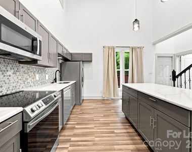 1198 Chronicle Avenue - Photo Thumbnail 6