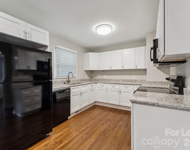 905 Clark Street - Photo Thumbnail 3