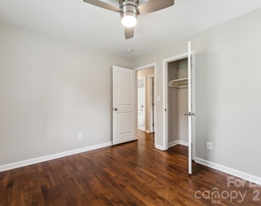 905 Clark Street - Photo Thumbnail 8
