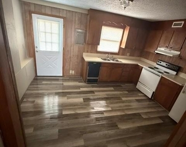 607 Legion Road - Photo Thumbnail 6