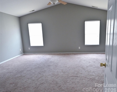 7404 Loyalist Street - Photo Thumbnail 12