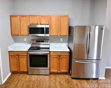 7404 Loyalist Street - Photo Thumbnail 5
