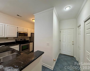 18009 Kings Point Drive - Photo Thumbnail 4
