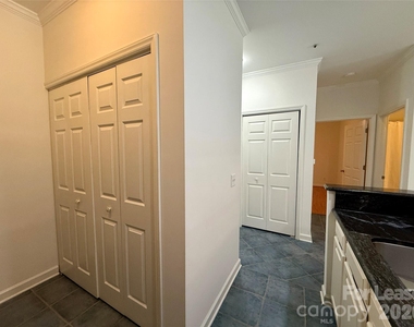 18009 Kings Point Drive - Photo Thumbnail 7