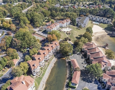 18009 Kings Point Drive - Photo Thumbnail 29