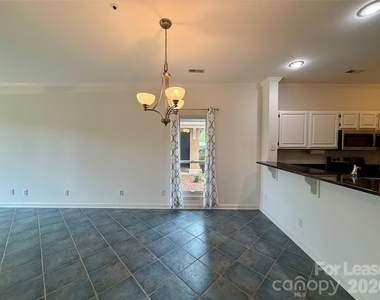 18009 Kings Point Drive - Photo Thumbnail 14