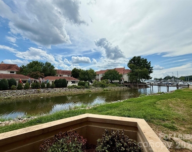 18009 Kings Point Drive - Photo Thumbnail 26