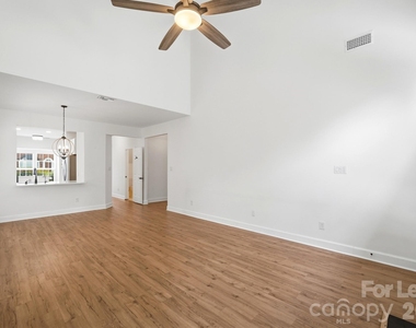 4084 Holly Villa Circle - Photo Thumbnail 11