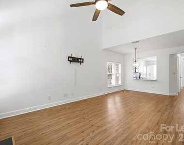 4084 Holly Villa Circle - Photo Thumbnail 10