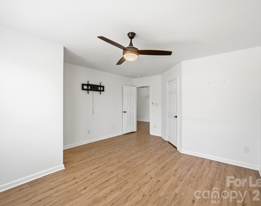4084 Holly Villa Circle - Photo Thumbnail 34