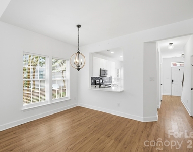 4084 Holly Villa Circle - Photo Thumbnail 6