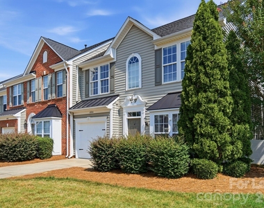 4084 Holly Villa Circle - Photo Thumbnail 2