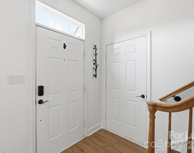 4084 Holly Villa Circle - Photo Thumbnail 4