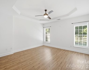 4084 Holly Villa Circle - Photo Thumbnail 18