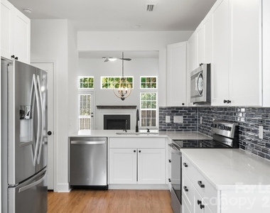 4084 Holly Villa Circle - Photo Thumbnail 14