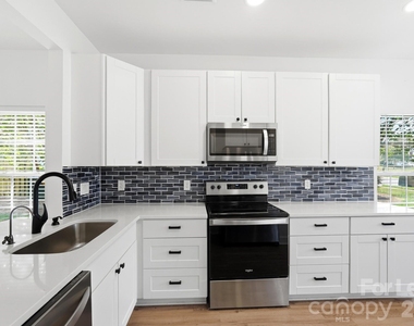 4084 Holly Villa Circle - Photo Thumbnail 12