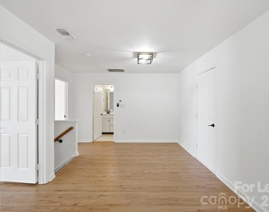 4084 Holly Villa Circle - Photo Thumbnail 29