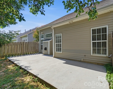 4084 Holly Villa Circle - Photo Thumbnail 38