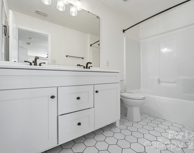 4084 Holly Villa Circle - Photo Thumbnail 32