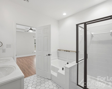 4084 Holly Villa Circle - Photo Thumbnail 23