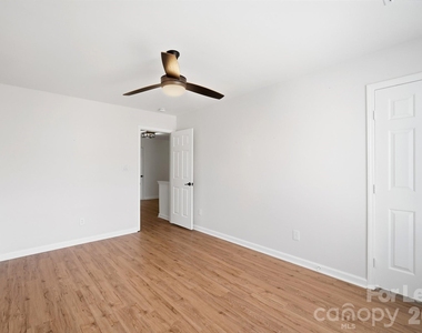 4084 Holly Villa Circle - Photo Thumbnail 31