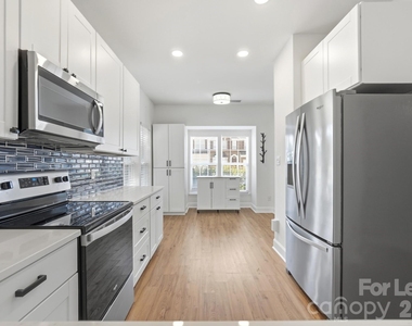 4084 Holly Villa Circle - Photo Thumbnail 13