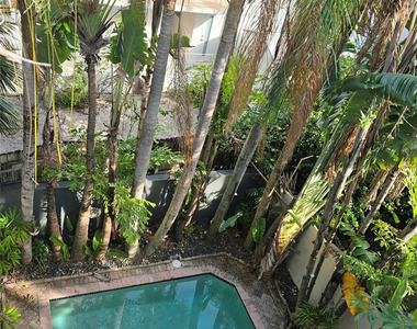 808 N Victoria Park Road - Photo Thumbnail 15